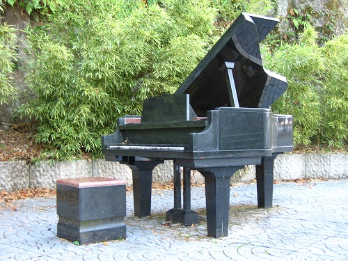 石のピアノ1