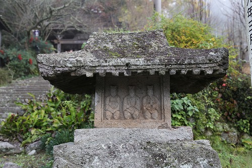 富貴寺石殿11