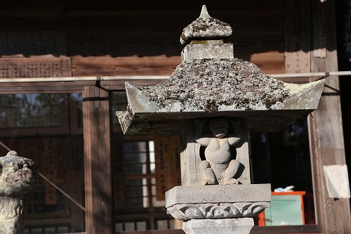 桜八幡神社の灯籠3